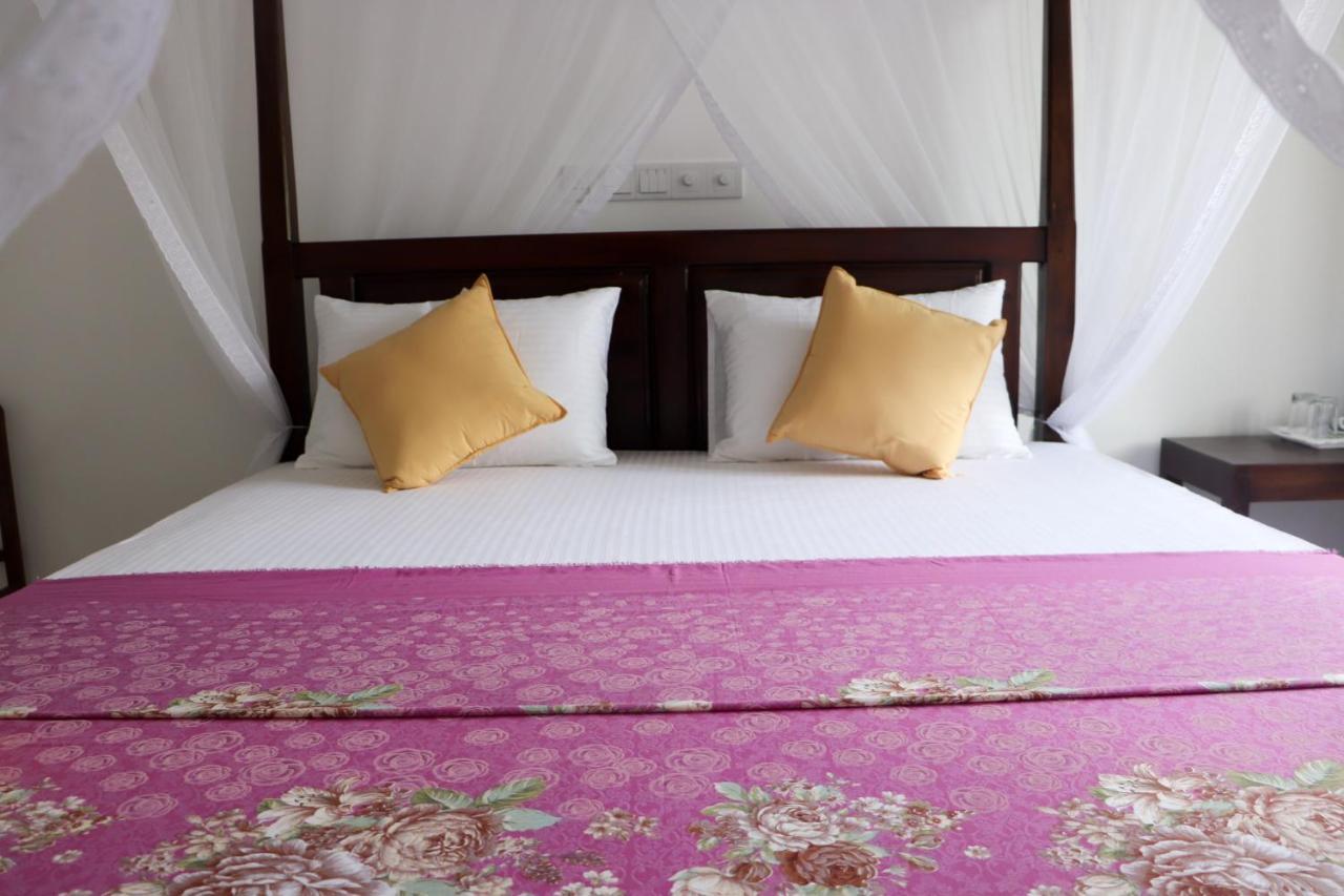 Sakura Calm Rest Bed & Breakfast Mirissa Exterior photo